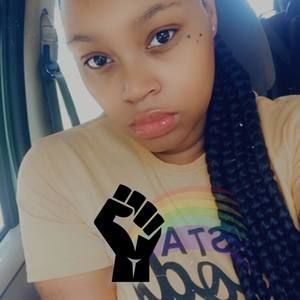 Meet your Posher, Maya